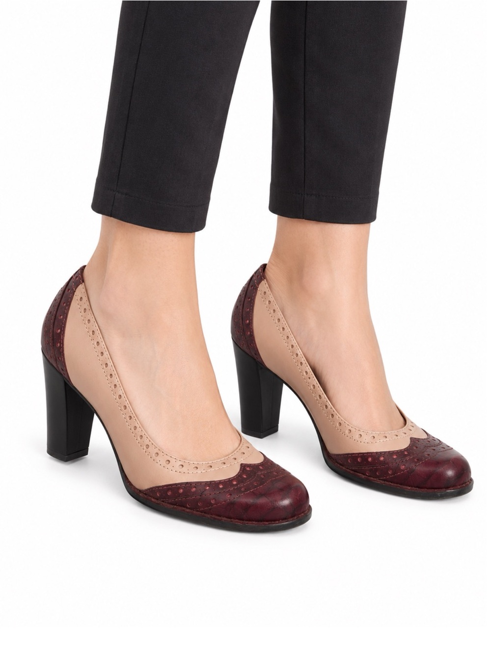 Size 8M Nine West Women’s Y2K Two Tone Leather Brogue Wingtip Pumps
